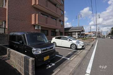敷地内駐車場（屋外平面式）