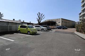 敷地内駐車場（屋外平面式）
