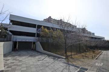 駐車場棟(パーキングスクエア)