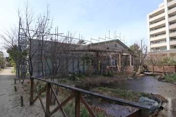 庭園に面したスパハウス(温浴棟)