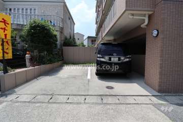 敷地内駐車場（屋外平面式）
