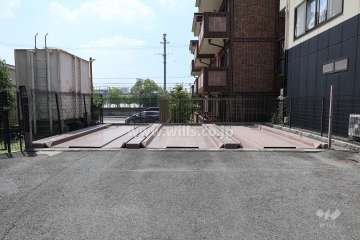 敷地内駐車場（屋外機械式）