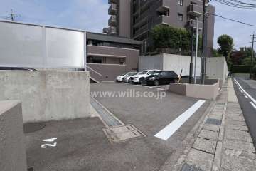 駐車場出入り口