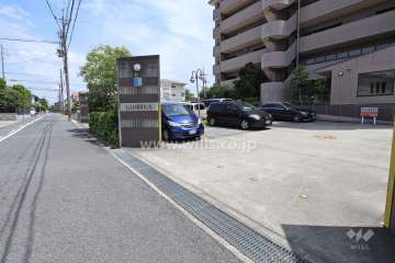 駐車場出入り口