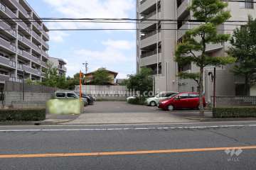 駐車場出入り口