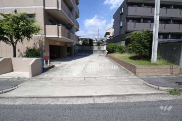 駐車場出入り口