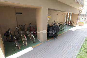 駐輪場とバイク置場