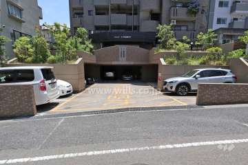 駐車場出入り口