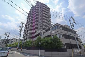 グローリアス長久手図書館通りの外観（東側から）