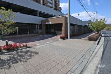 駐車場出入口（リングシャッター付き）