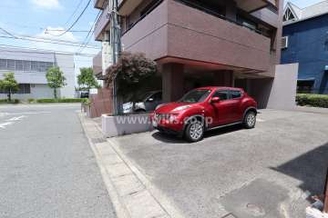 駐車場出入り口