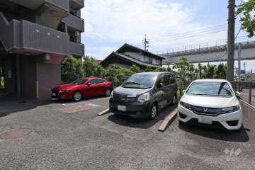 敷地内駐車場（屋外平面式）