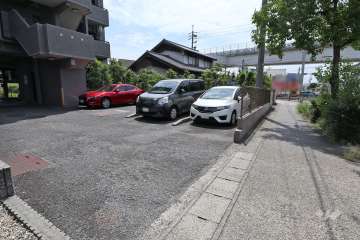 駐車場出入り口