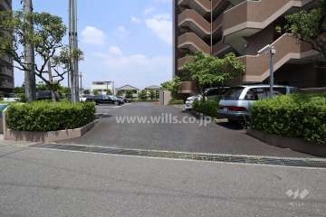 駐車場出入り口