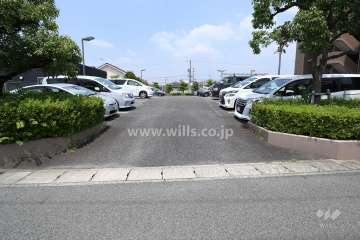 駐車場出入り口