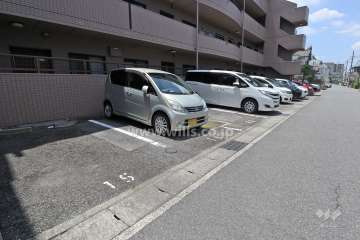 敷地内駐車場（屋外平面式）