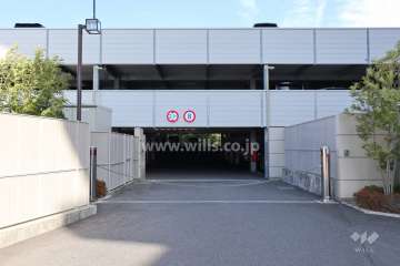 駐車場出入り口（ゲート付き）