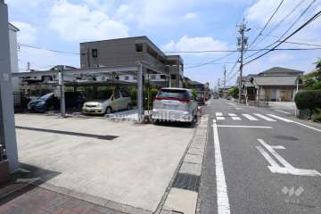 駐車場出入り口