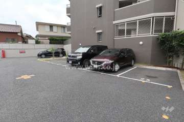 敷地内駐車場（屋外平面式）