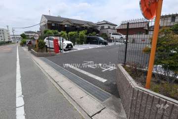 駐車場出入り口