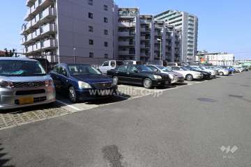 敷地内駐車場（屋外平面式）