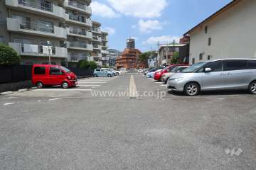 敷地内駐車場（屋外平面式）