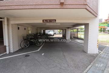 駐車場出入り口