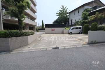 駐車場出入り口