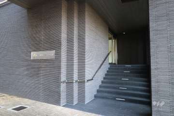 駐車場の出入り口（リングシャッター付き）