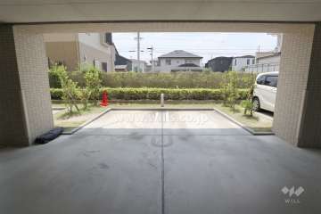 敷地内駐車場（屋外平面式）