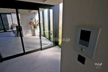 エントランスはオートロック付きです。