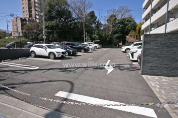 駐車場出入口（ロボットゲート付き）