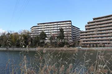 千里山田グリーンハイツ2号棟の外観（南側から）