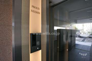 エントランスはオートロック付きです。