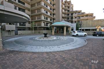 エントランス前のロータリー