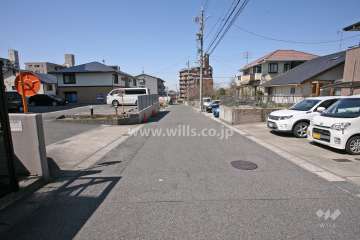 敷地北側の前面道路