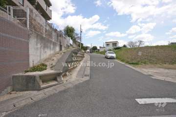 敷地南側の前面道路