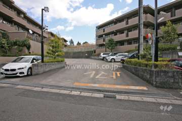 駐車場出入り口