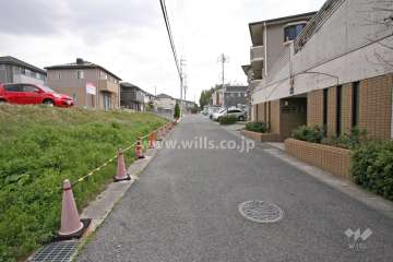 敷地北東側の前面道路