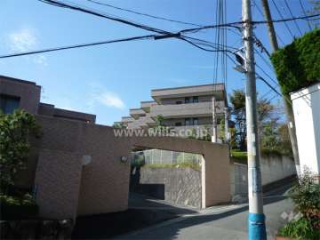 建物はV字型に雁行設計になっています。
