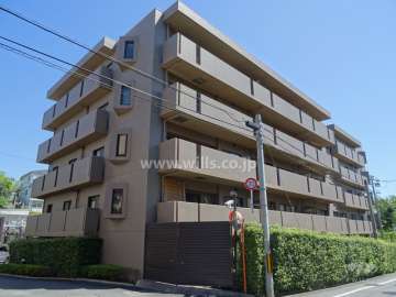 グランドメゾン吹田山手の外観（西側から）