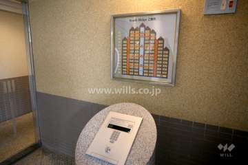 エントランスはオートロック付きです。