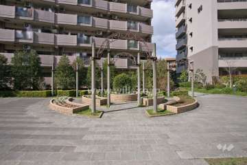 敷地内中央広場