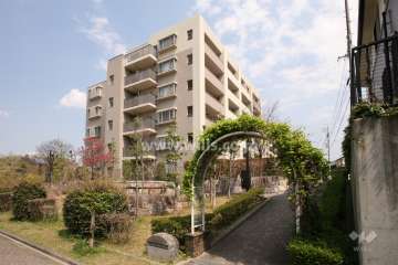 センチュリースクエア香久山ウエストスクエアの外観（南西側から）