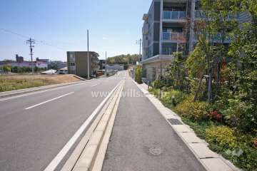 敷地北東側の前面道路