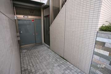 駐輪場出入り口