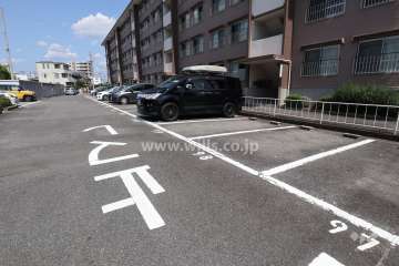 敷地内駐車場（屋外平面式）