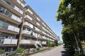 名鉄旭前ハイツF棟の外観（南西側から）