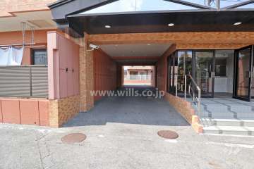 駐車場出入り口