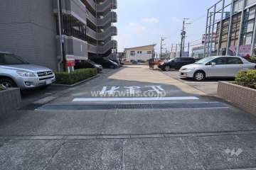 駐車場出入り口